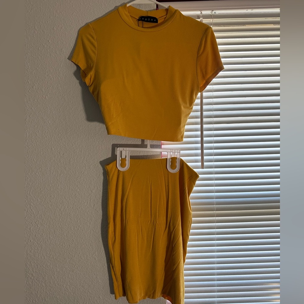 Sabora 2 piece outfit; skirt & shirt